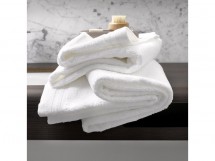 Valged hotelli rätikud